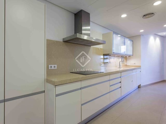 4 bedroom Apartment for sale in Valencia city with garage - € 1,350,000 (Ref: 6840431)