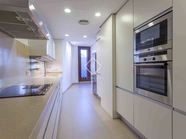 4 bedroom Apartment for sale in Valencia city with garage - € 1,350,000 (Ref: 6840431)