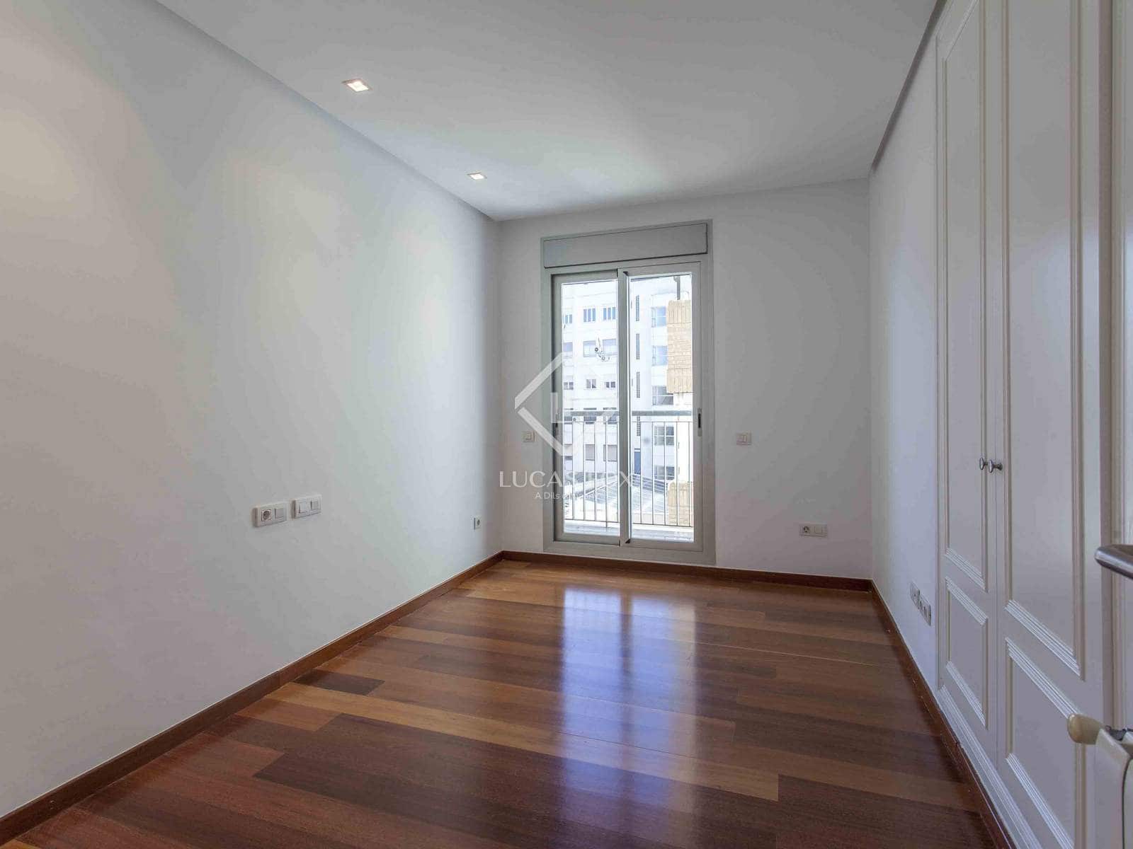 4 slaapkamer Appartement te koop in Valencia stad met garage - € 1.350.000 (Ref: 6840431)