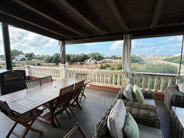 4 slaapkamer Villa te koop in Ciutadella de Menorca met zwembad garage - € 1.365.000 (Ref: 6848467)