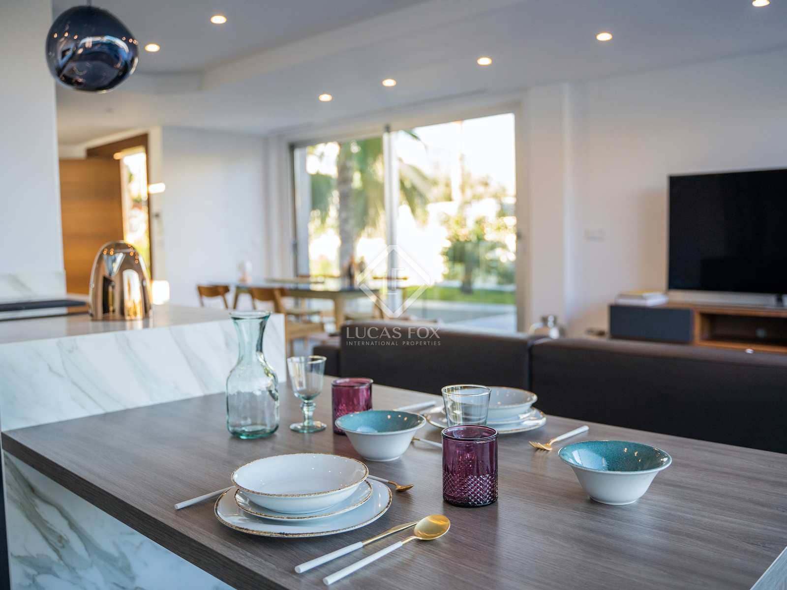 6 bedroom Villa for sale in El Campello with pool garage - € 1,790,000 (Ref: 6850873)