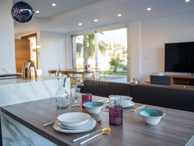6 bedroom Villa for sale in El Campello with pool garage - € 1,790,000 (Ref: 6850873)