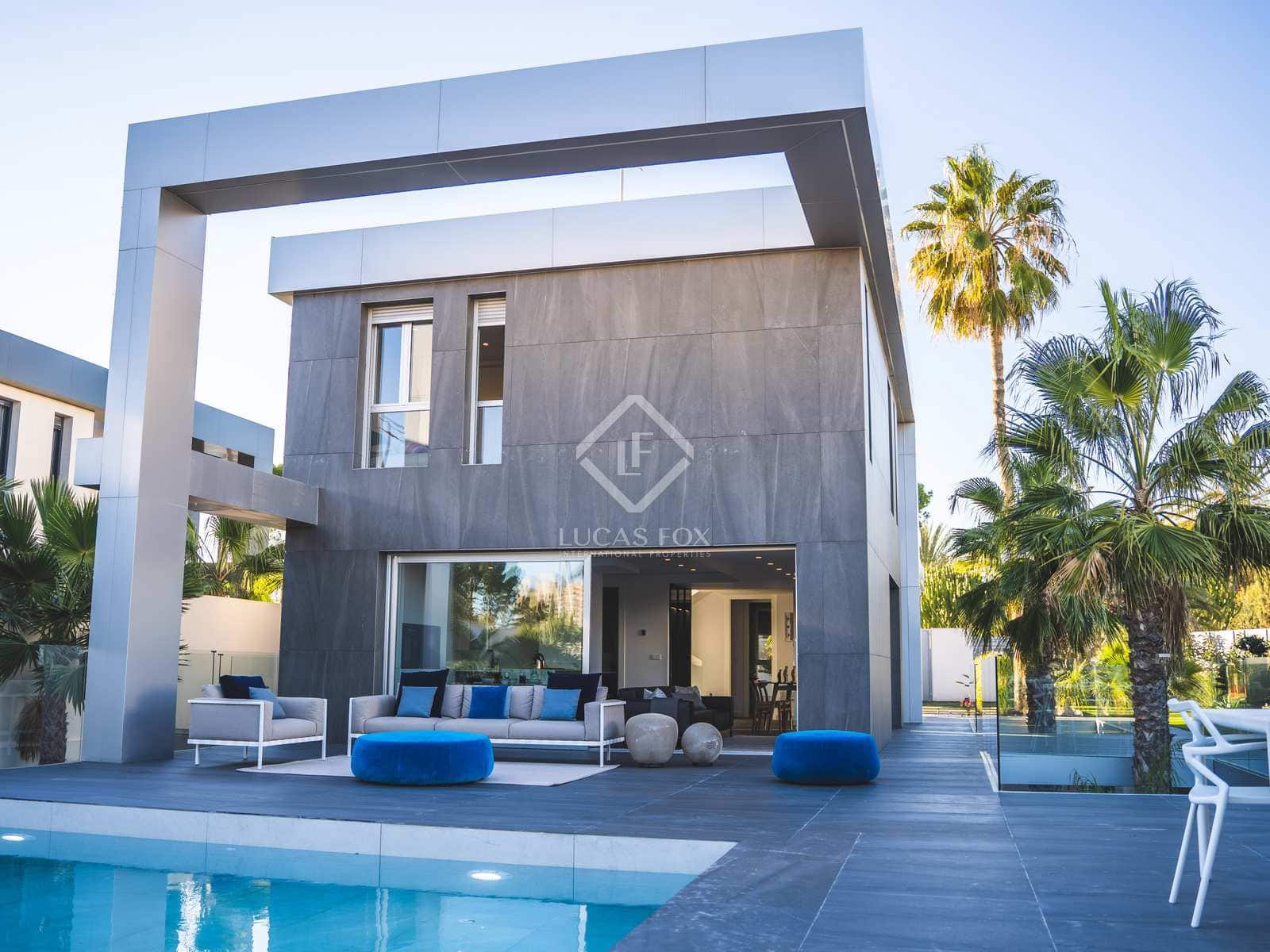 6 bedroom Villa for sale in El Campello with pool garage - € 1,790,000 (Ref: 6850873)