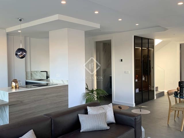 6 bedroom Villa for sale in El Campello with pool garage - € 1,790,000 (Ref: 6850873)