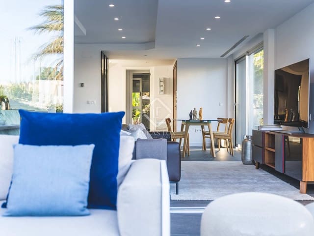 6 bedroom Villa for sale in El Campello with pool garage - € 1,790,000 (Ref: 6850873)