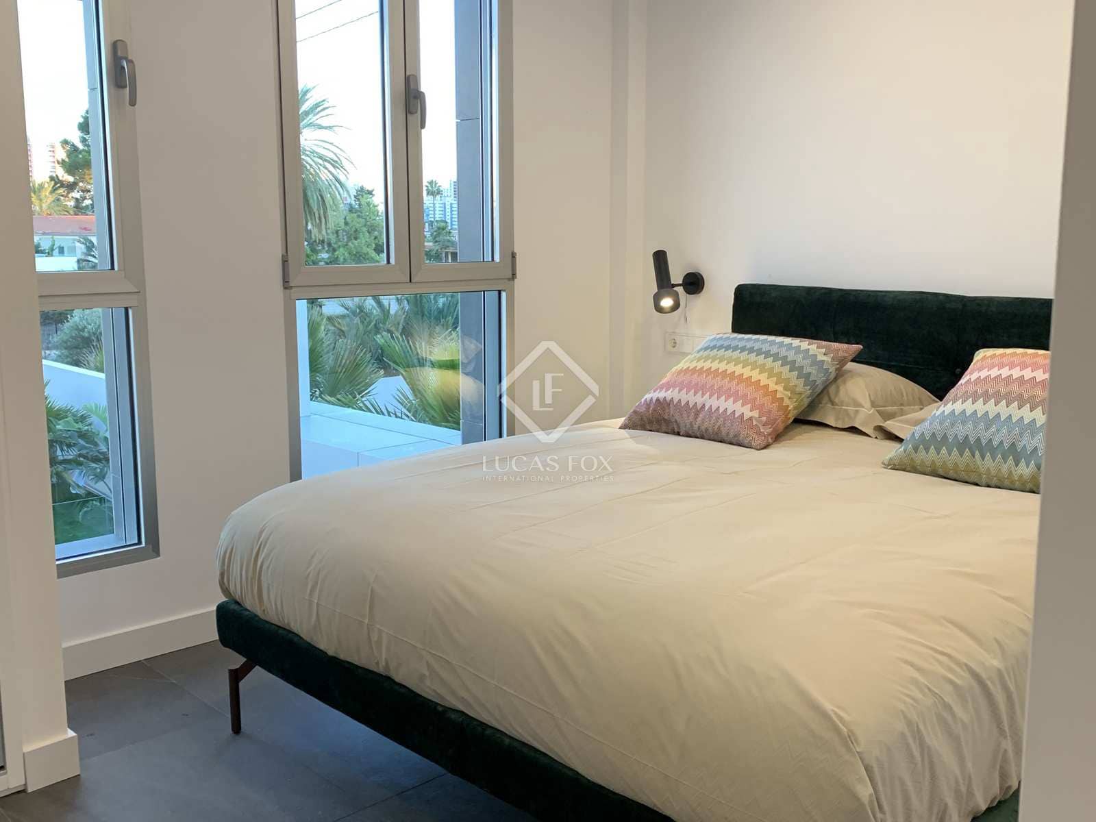 6 bedroom Villa for sale in El Campello with pool garage - € 1,790,000 (Ref: 6850873)
