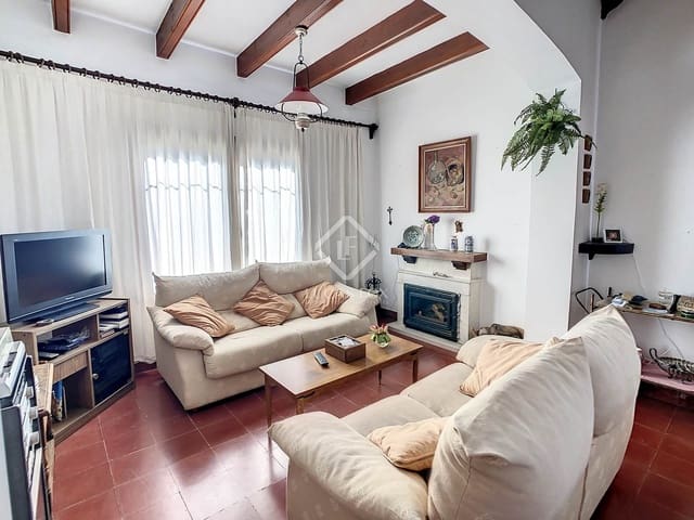 5 soveværelse Villa til salg i Ciutadella de Menorca med garage - € 985.000 (Ref: 6865634)