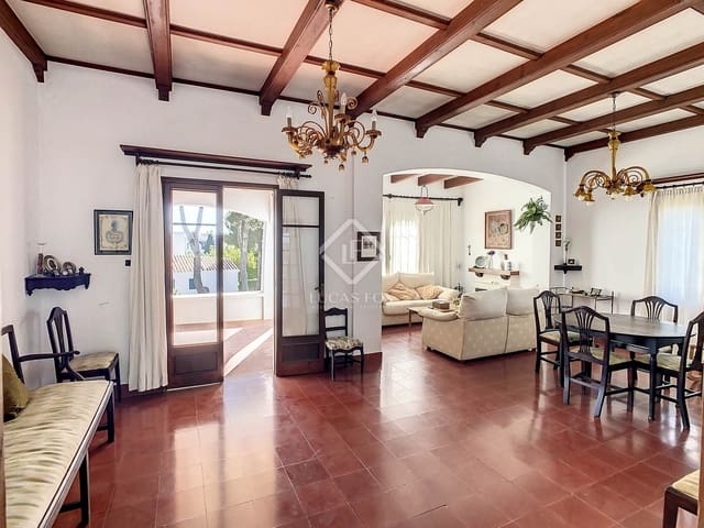 5 soveværelse Villa til salg i Ciutadella de Menorca med garage - € 985.000 (Ref: 6865634)