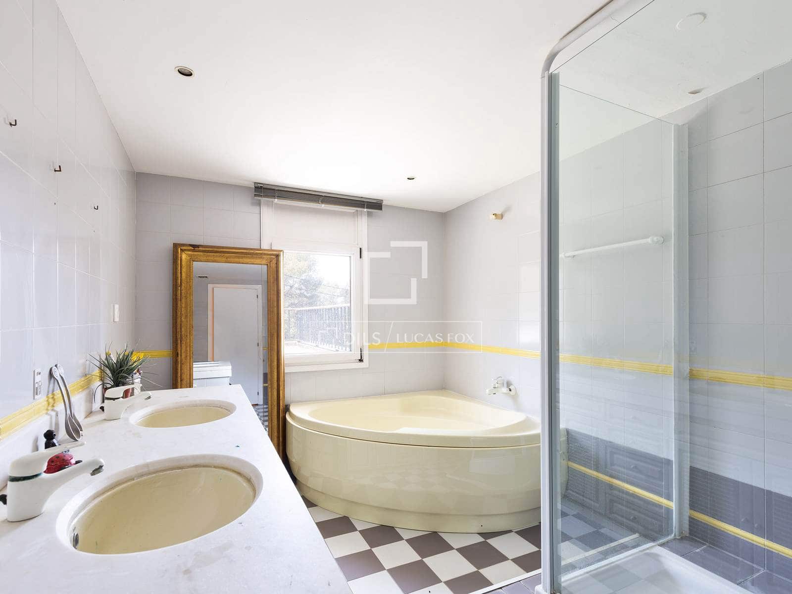 6 slaapkamer Villa te koop in Castelldefels met zwembad garage - € 2.099.000 (Ref: 6874064)