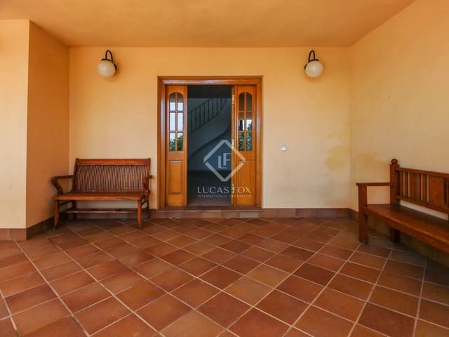 7 bedroom Villa for sale in Tarragona city with pool garage - € 975,000 (Ref: 6884707)