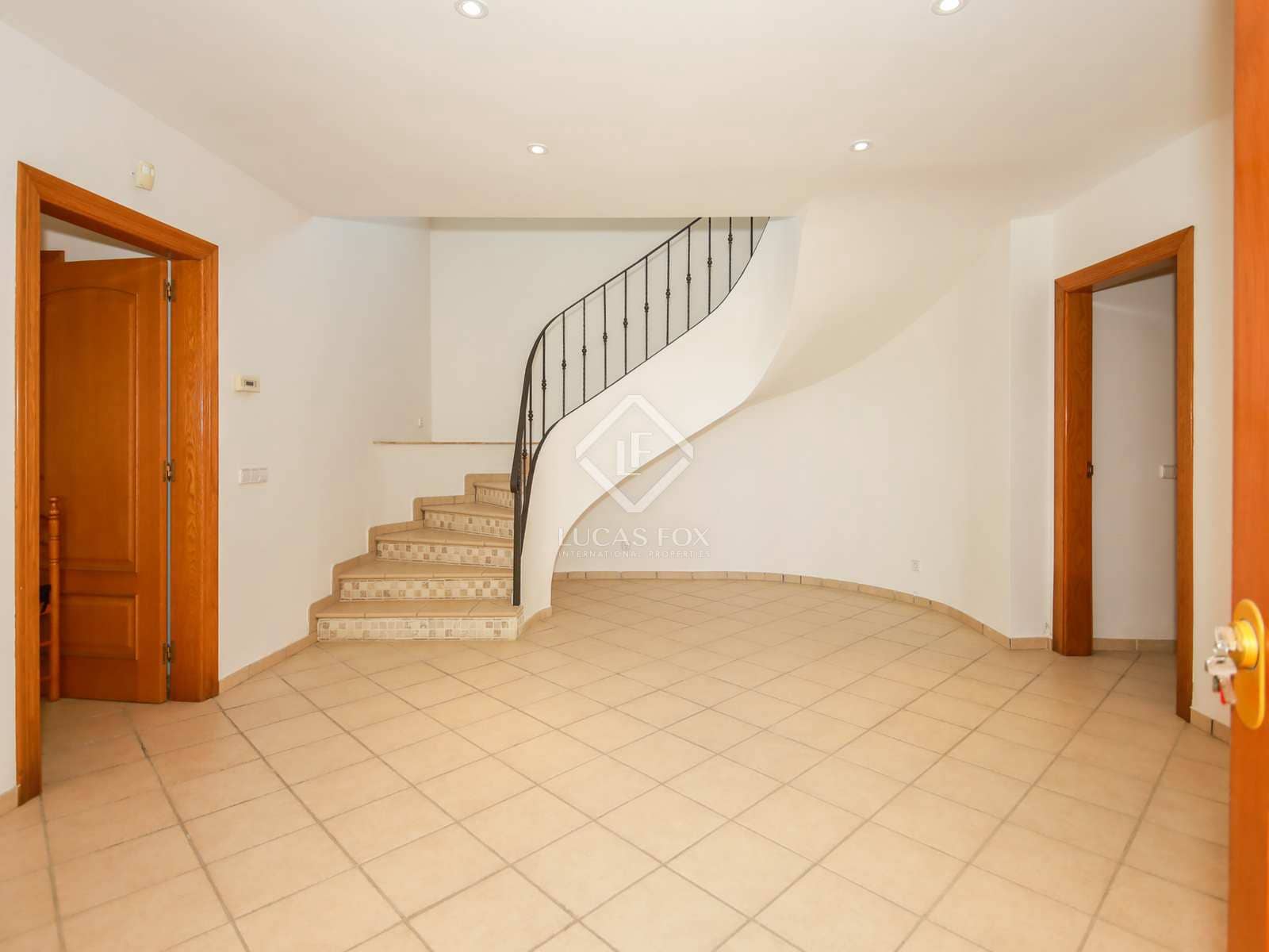 7 slaapkamer Villa te koop in Tarragona stad met zwembad garage - € 975.000 (Ref: 6884707)