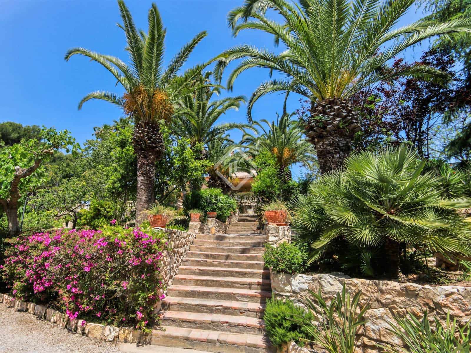 7 slaapkamer Villa te koop in Tarragona stad met zwembad garage - € 975.000 (Ref: 6884707)