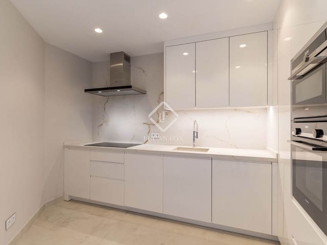 4 slaapkamer Appartement te koop in Benidorm met zwembad garage - € 1.650.000 (Ref: 6893287)