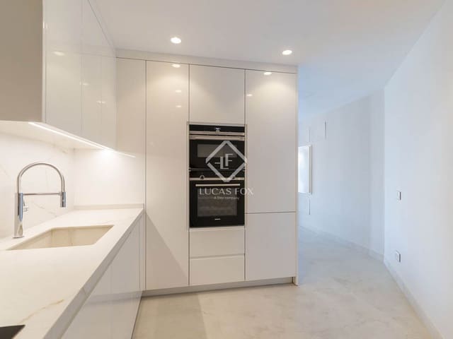 4 slaapkamer Appartement te koop in Benidorm met zwembad garage - € 1.650.000 (Ref: 6893287)