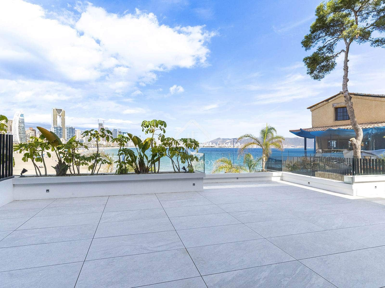 4 slaapkamer Appartement te koop in Benidorm met zwembad garage - € 1.650.000 (Ref: 6893287)