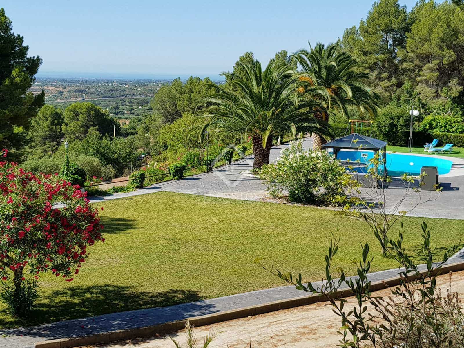 3 soveværelse Finca/Landehus til salg i Maspujols med swimmingpool garage - € 895.000 (Ref: 6905335)