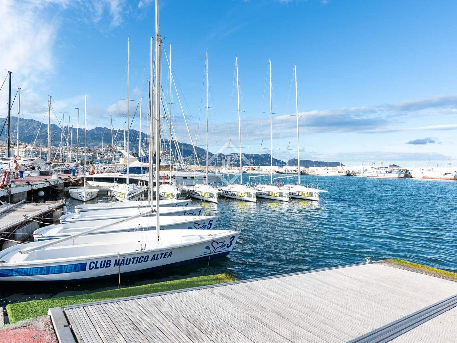 4 bedroom Villa for sale in Altea with pool - € 2,085,000 (Ref: 6954517)