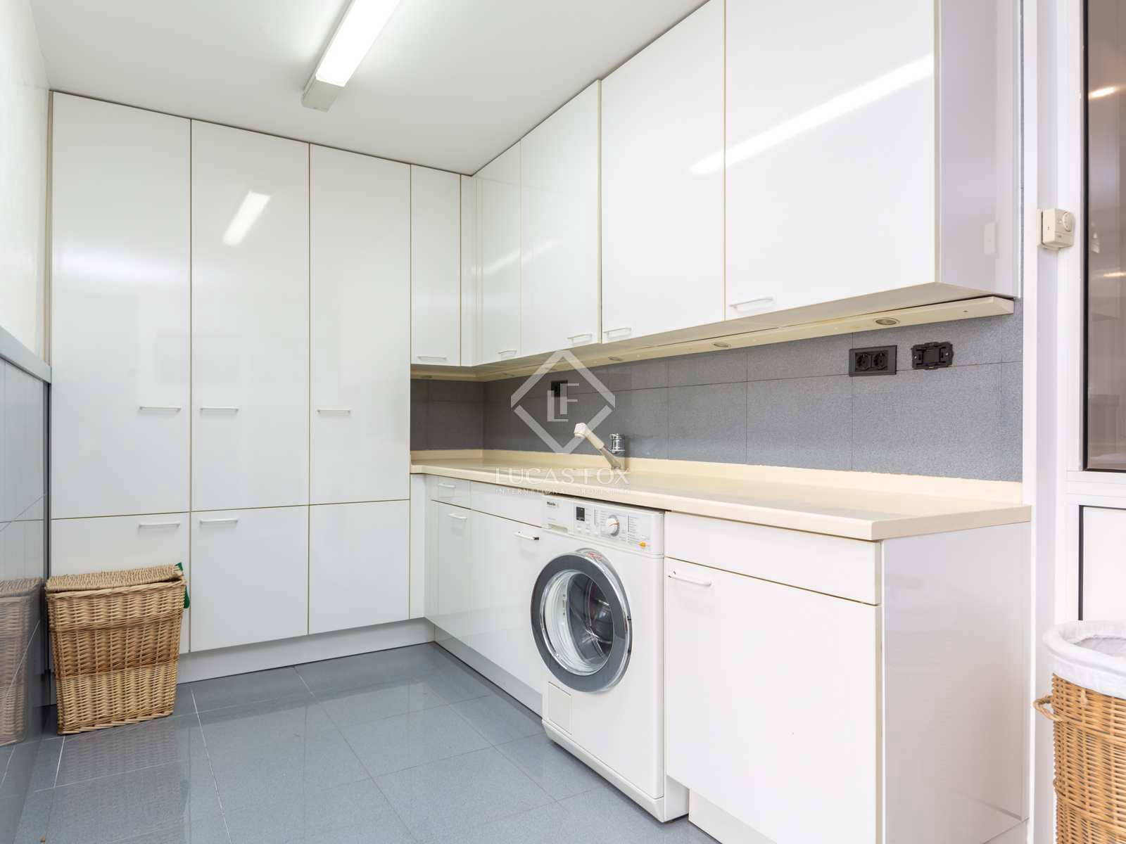 8 soveværelse Villa til salg i Esplugues de Llobregat med swimmingpool garage - € 2.950.000 (Ref: 6954539)