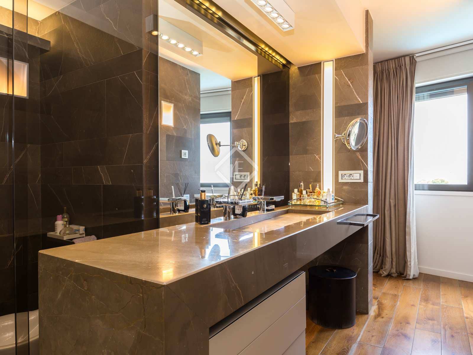 8 soveværelse Villa til salg i Esplugues de Llobregat med swimmingpool garage - € 2.950.000 (Ref: 6954539)