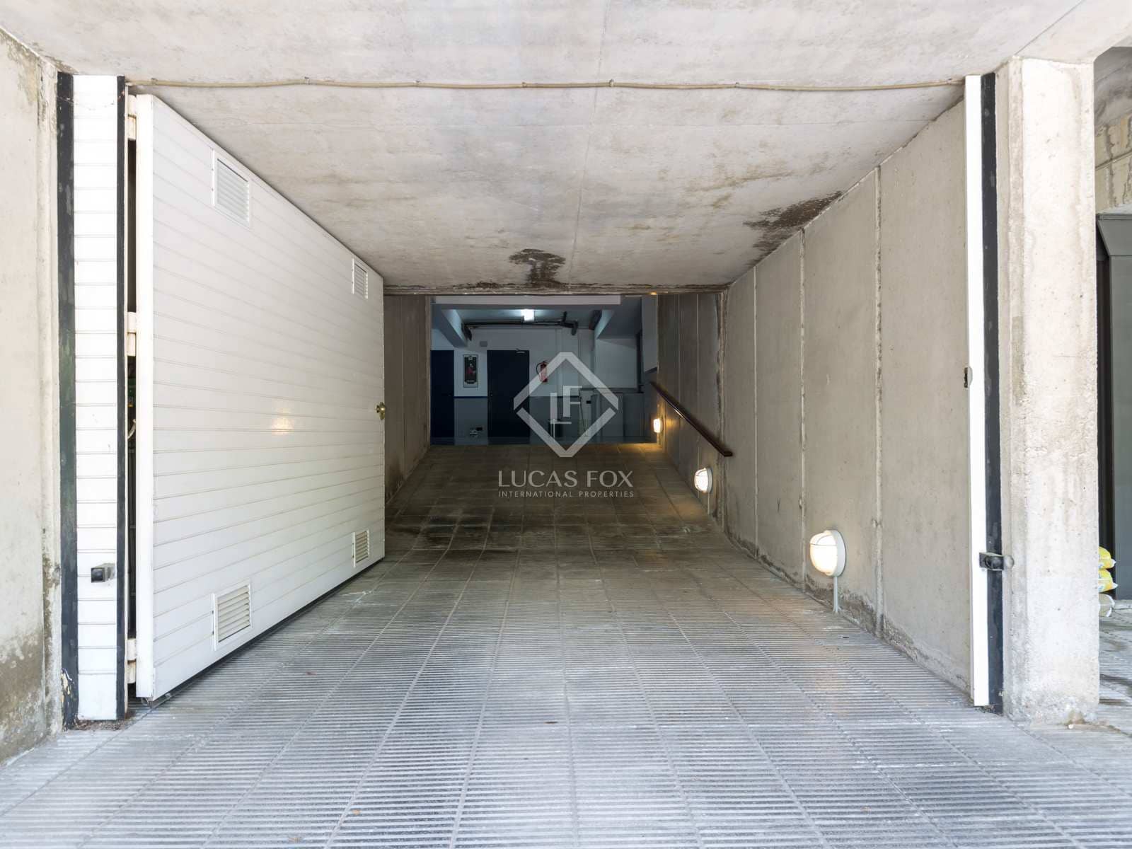 8 soveværelse Villa til salg i Esplugues de Llobregat med swimmingpool garage - € 2.950.000 (Ref: 6954539)