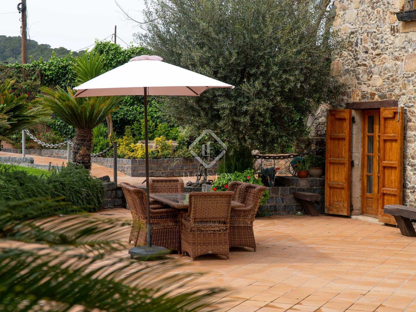 4 quarto Moradia para venda em Santa Susanna com piscina garagem - 1 300 000 € (Ref: 6956813)