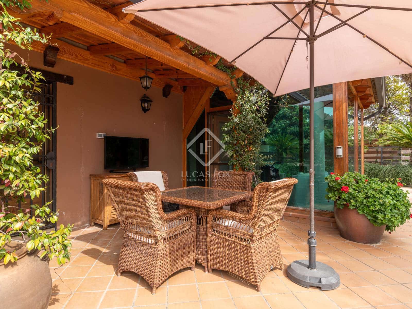 4 quarto Moradia para venda em Santa Susanna com piscina garagem - 1 300 000 € (Ref: 6956813)