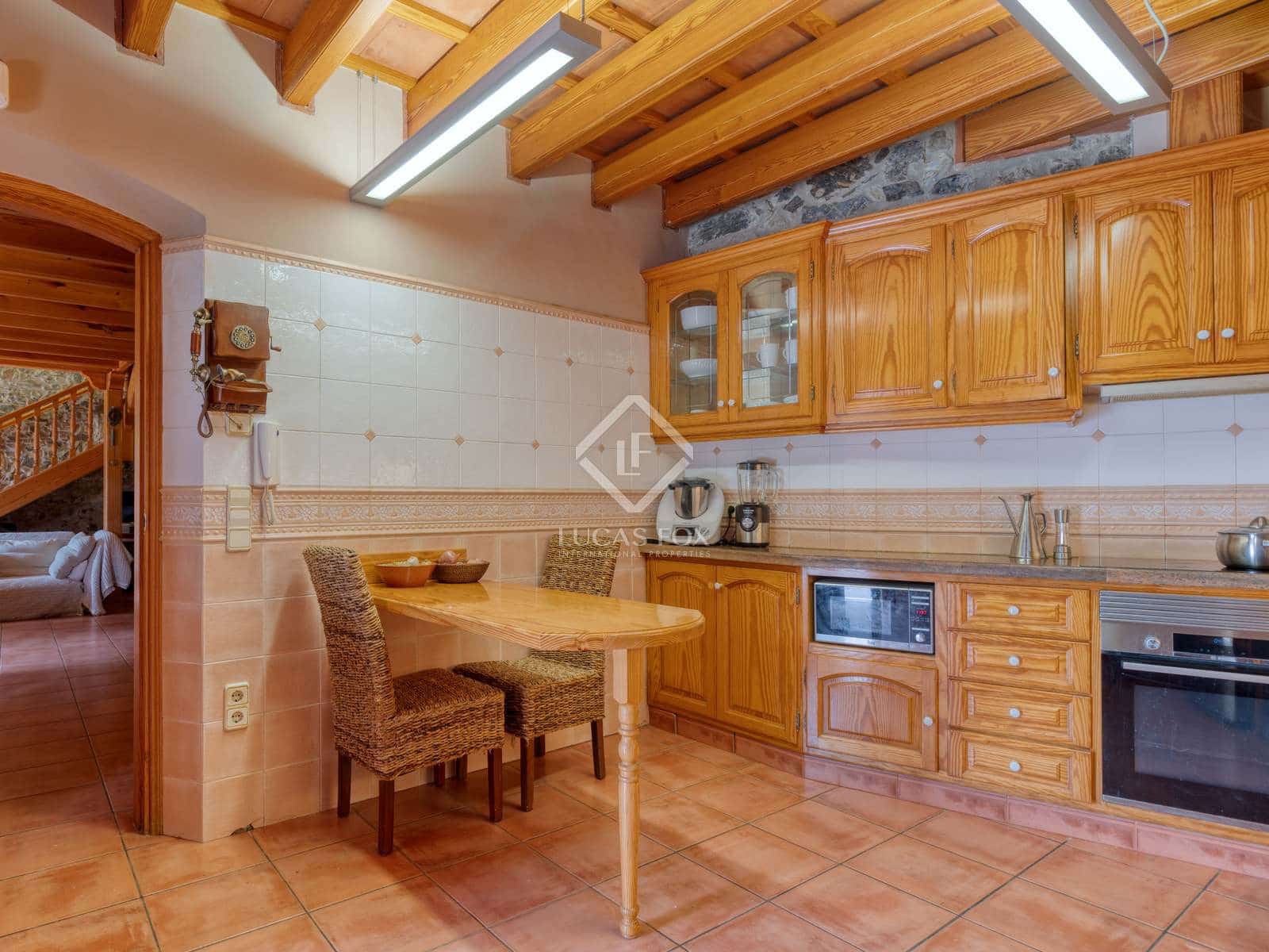 4 quarto Moradia para venda em Santa Susanna com piscina garagem - 1 300 000 € (Ref: 6956813)