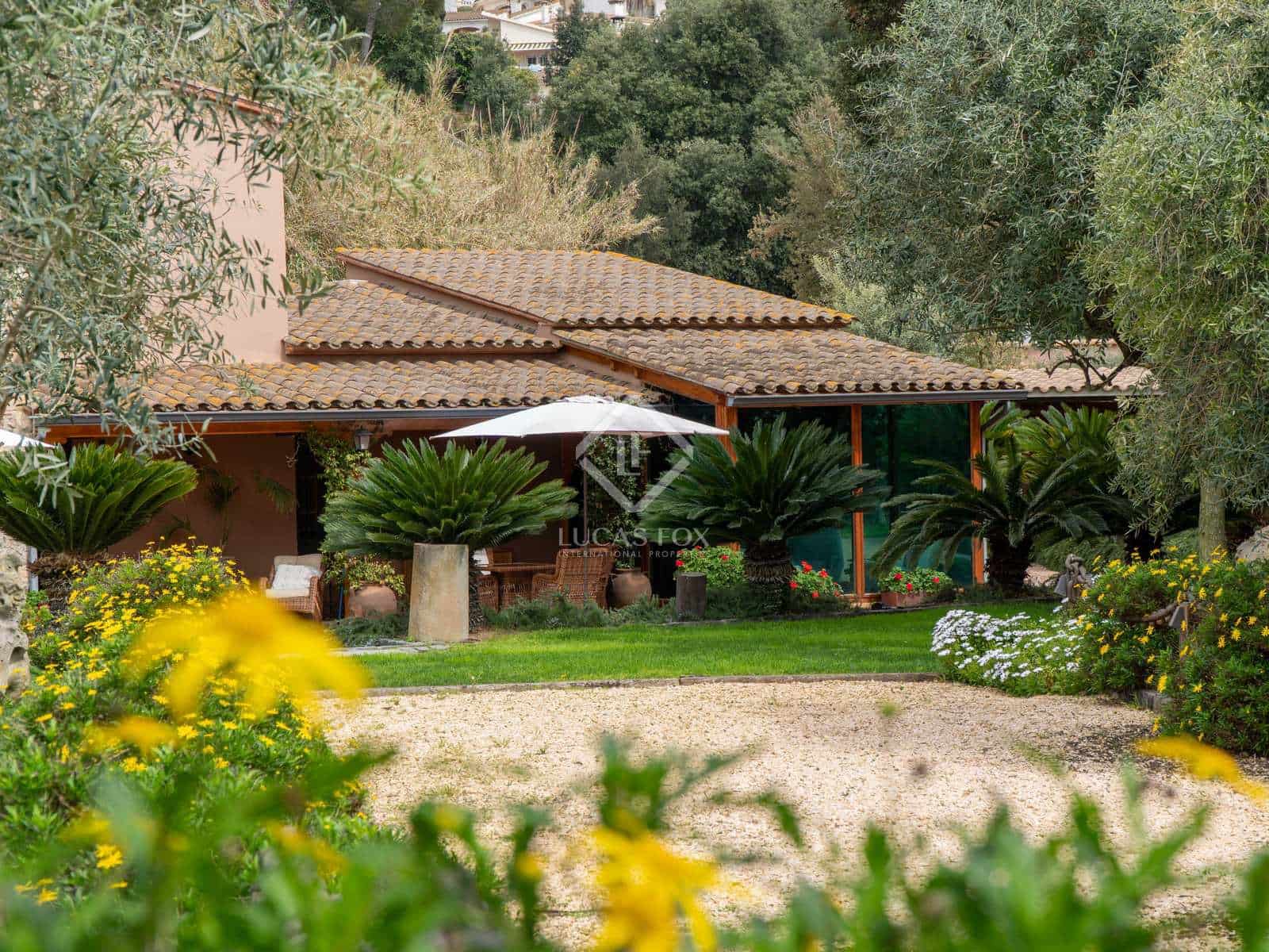 4 quarto Moradia para venda em Santa Susanna com piscina garagem - 1 300 000 € (Ref: 6956813)