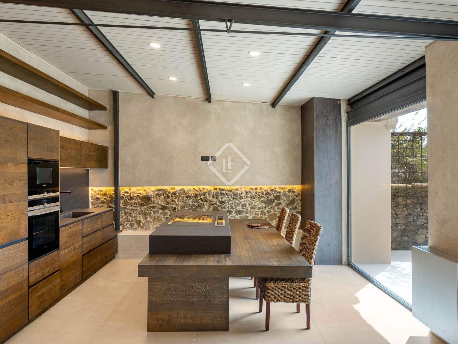 4 quarto Moradia para venda em Santa Susanna com piscina garagem - 1 300 000 € (Ref: 6956813)