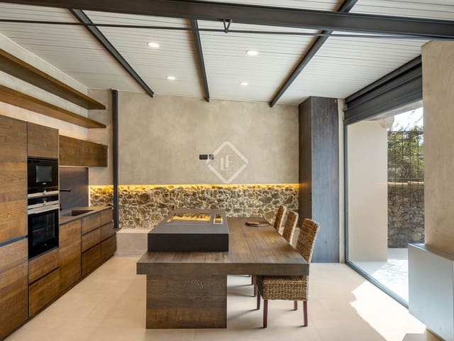 5 sovrum Villa till salu i Santa Susanna med pool garage - 1 300 000 € (Ref: 6956813)