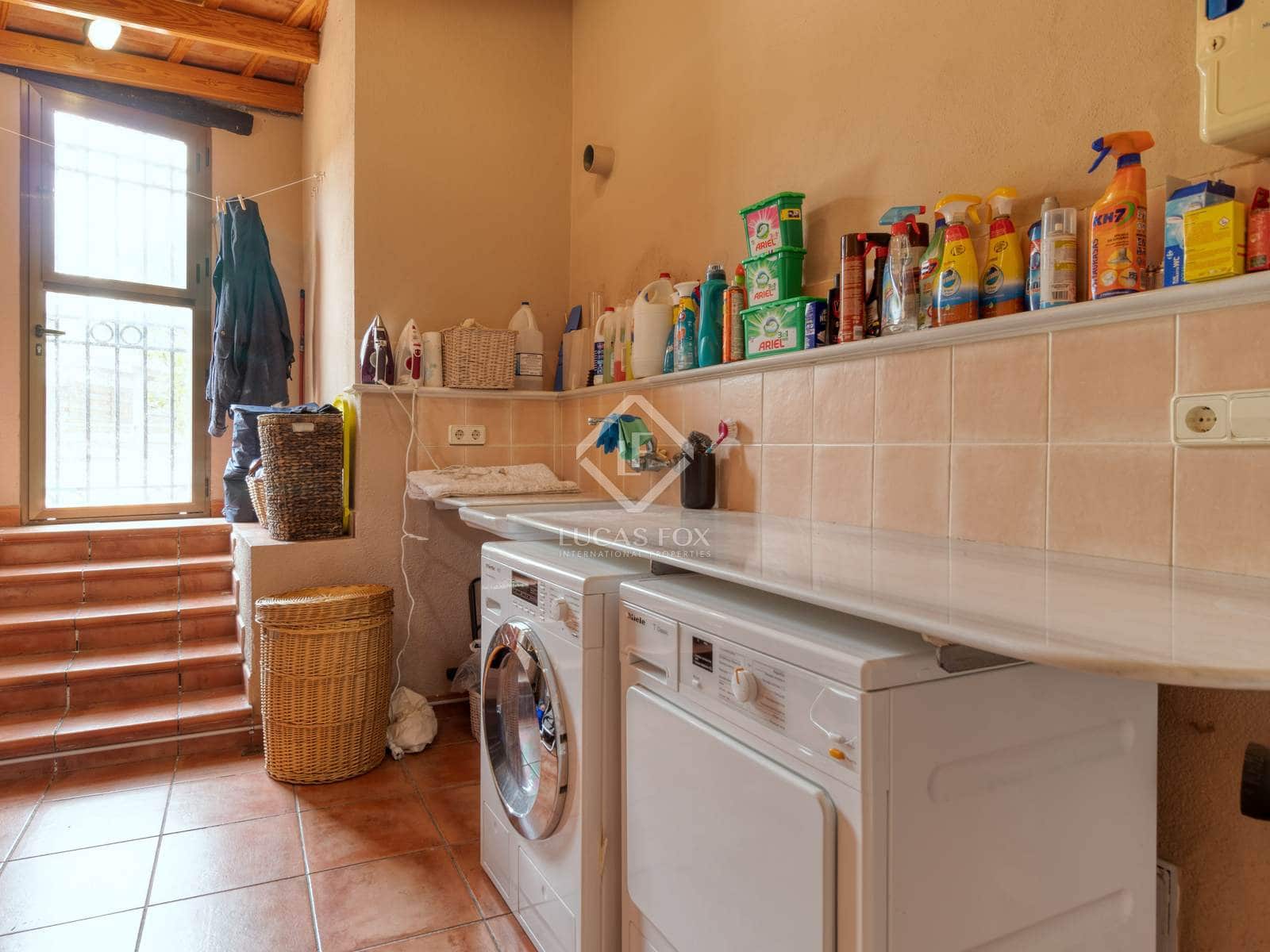 4 quarto Moradia para venda em Santa Susanna com piscina garagem - 1 300 000 € (Ref: 6956813)