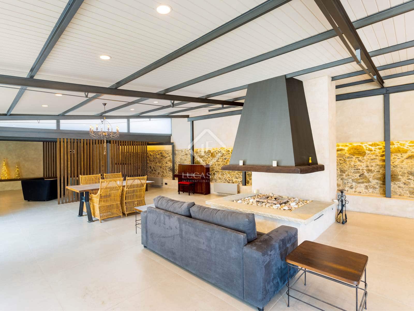 4 quarto Moradia para venda em Santa Susanna com piscina garagem - 1 300 000 € (Ref: 6956813)