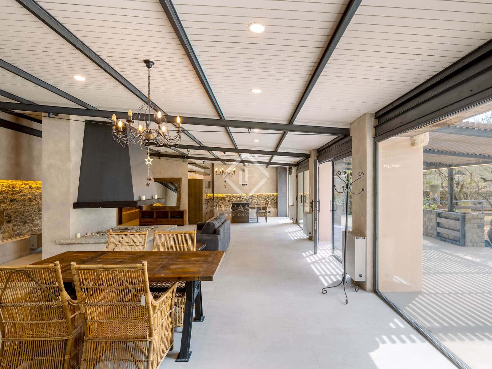 4 quarto Moradia para venda em Santa Susanna com piscina garagem - 1 300 000 € (Ref: 6956813)