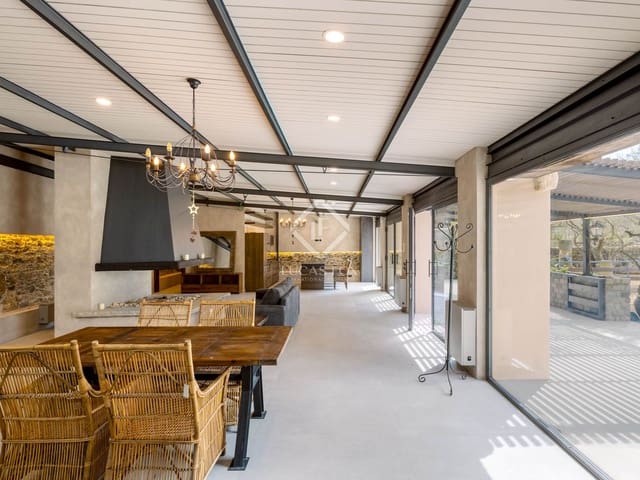 5 sovrum Villa till salu i Santa Susanna med pool garage - 1 300 000 € (Ref: 6956813)