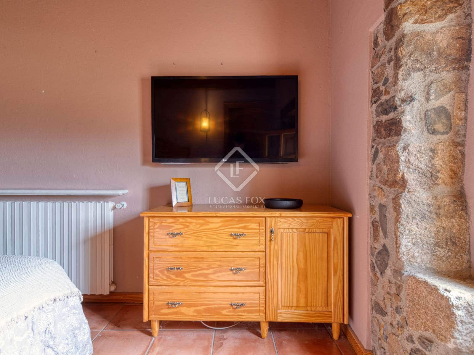 4 quarto Moradia para venda em Santa Susanna com piscina garagem - 1 300 000 € (Ref: 6956813)