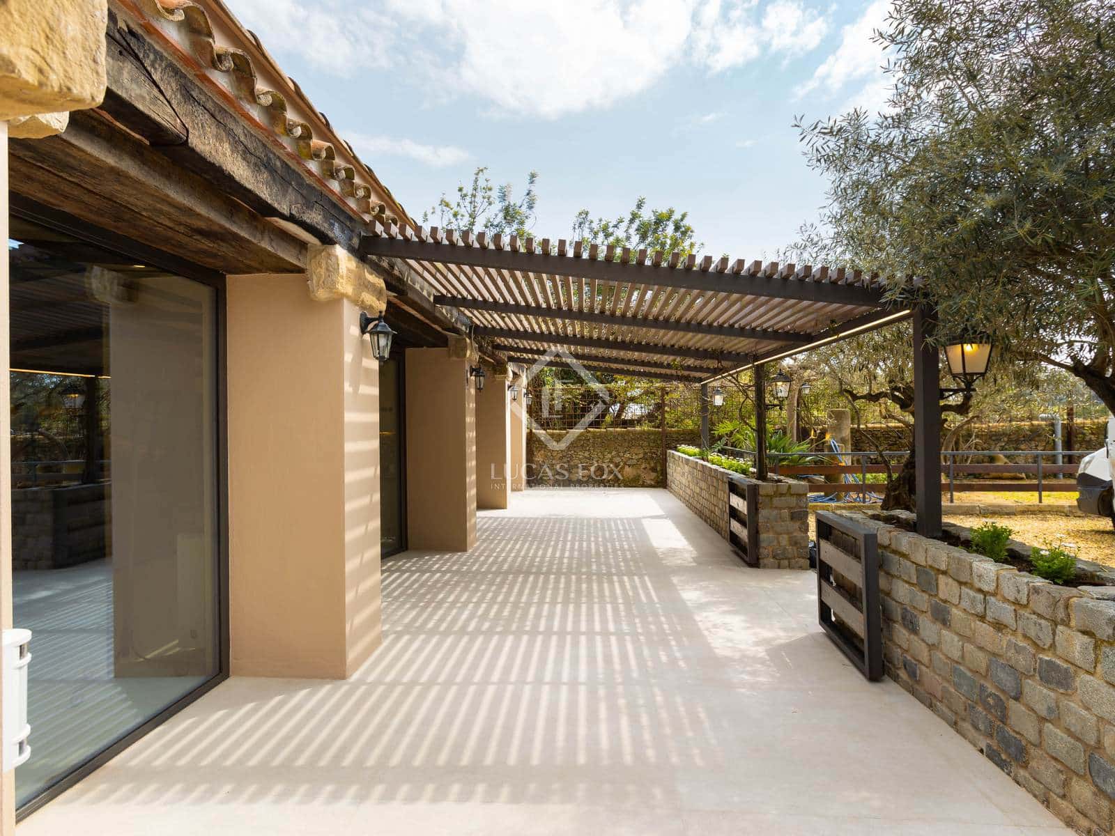 4 quarto Moradia para venda em Santa Susanna com piscina garagem - 1 300 000 € (Ref: 6956813)