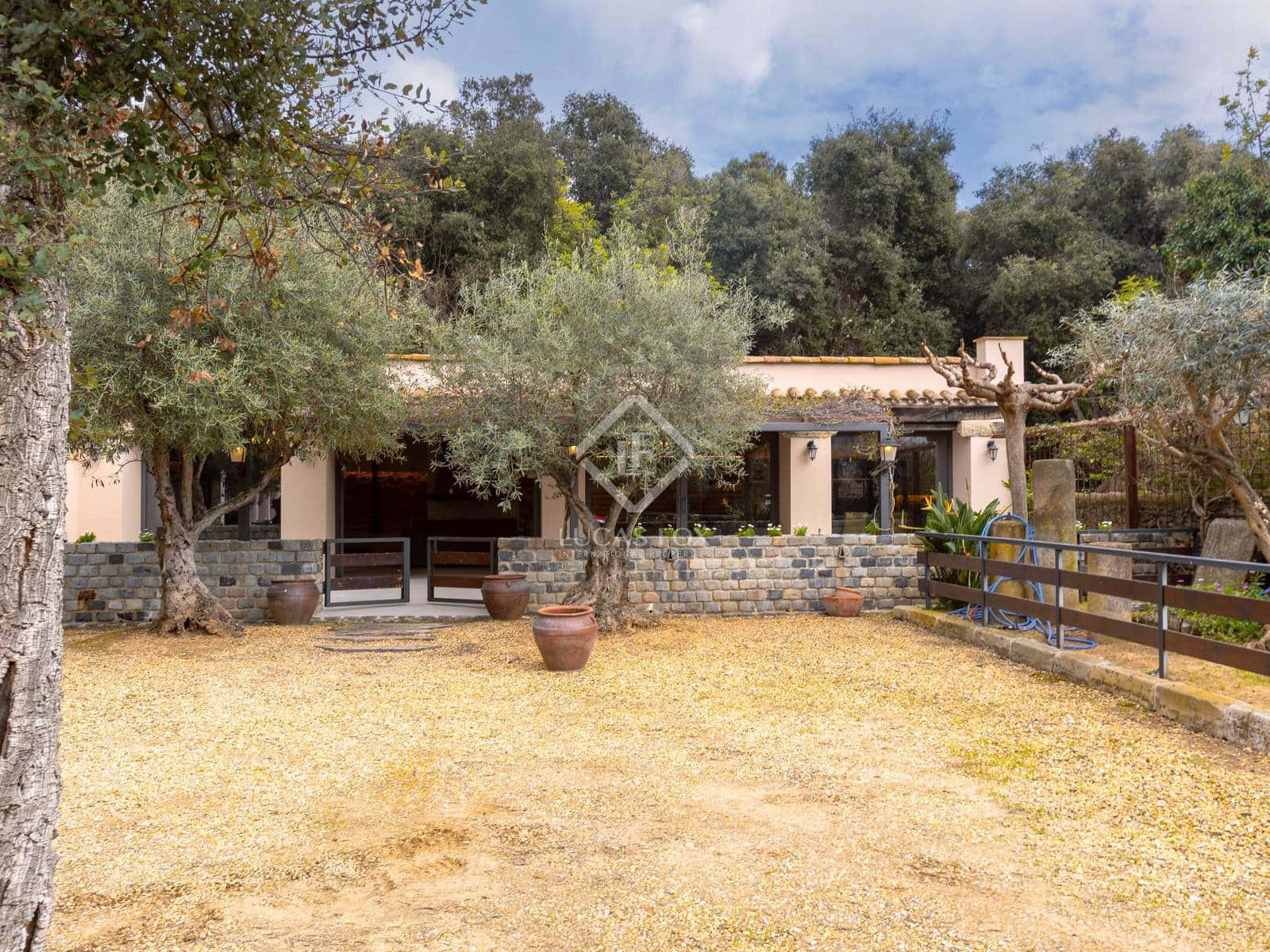 4 quarto Moradia para venda em Santa Susanna com piscina garagem - 1 300 000 € (Ref: 6956813)