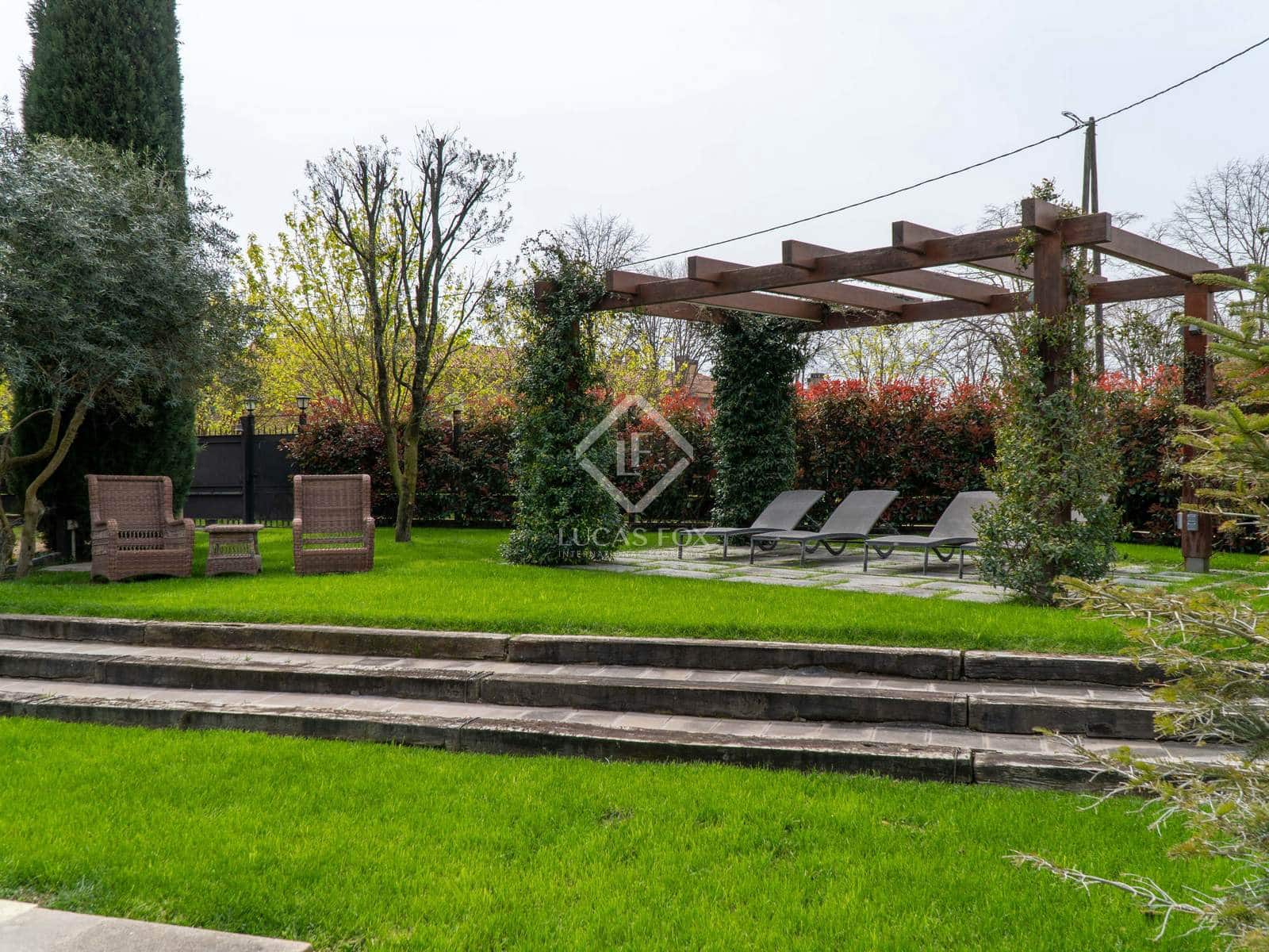 4 quarto Moradia para venda em Santa Susanna com piscina garagem - 1 300 000 € (Ref: 6956813)