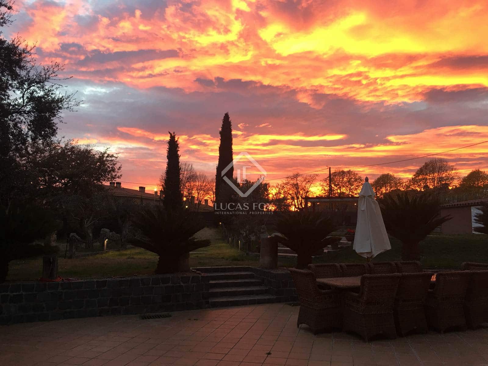 4 quarto Moradia para venda em Santa Susanna com piscina garagem - 1 300 000 € (Ref: 6956813)