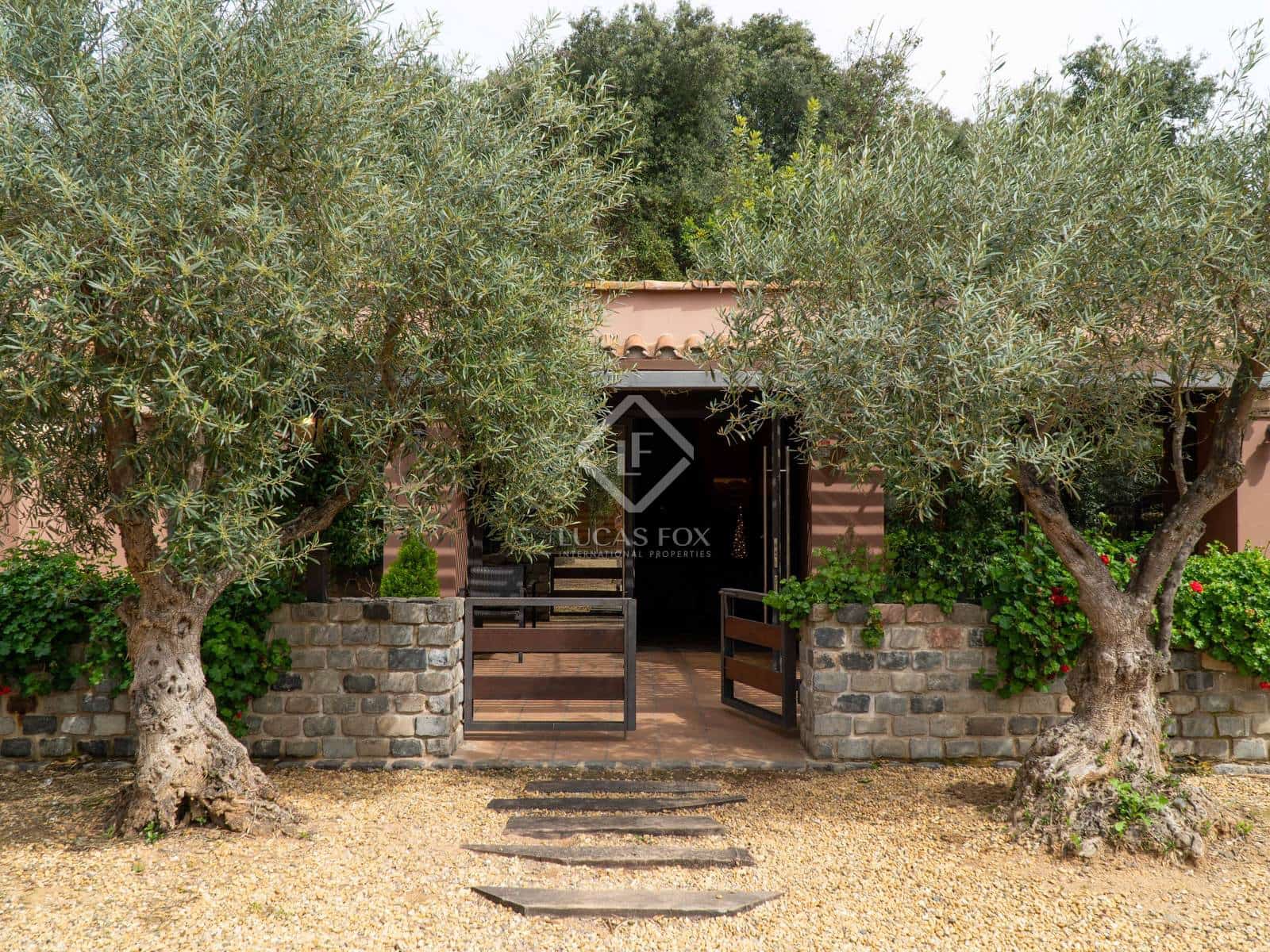 4 quarto Moradia para venda em Santa Susanna com piscina garagem - 1 300 000 € (Ref: 6956813)