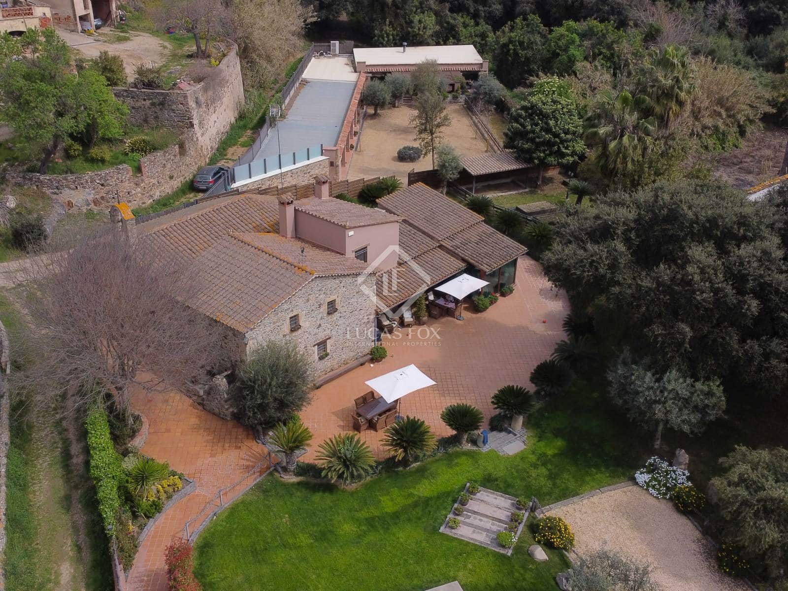 4 quarto Moradia para venda em Santa Susanna com piscina garagem - 1 300 000 € (Ref: 6956813)