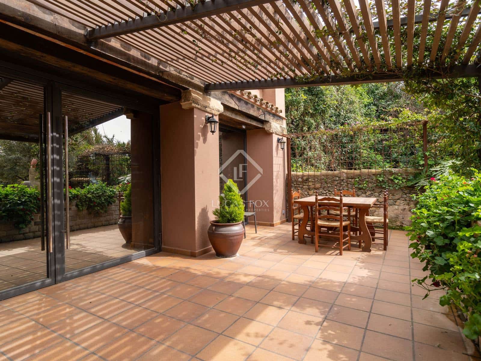 4 quarto Moradia para venda em Santa Susanna com piscina garagem - 1 300 000 € (Ref: 6956813)