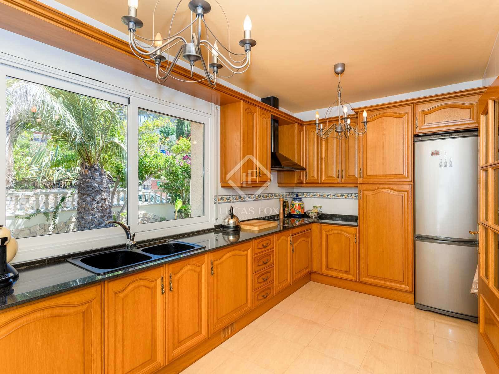 5 soveværelse Villa til salg i Olivella med swimmingpool garage - € 599.000 (Ref: 6968997)