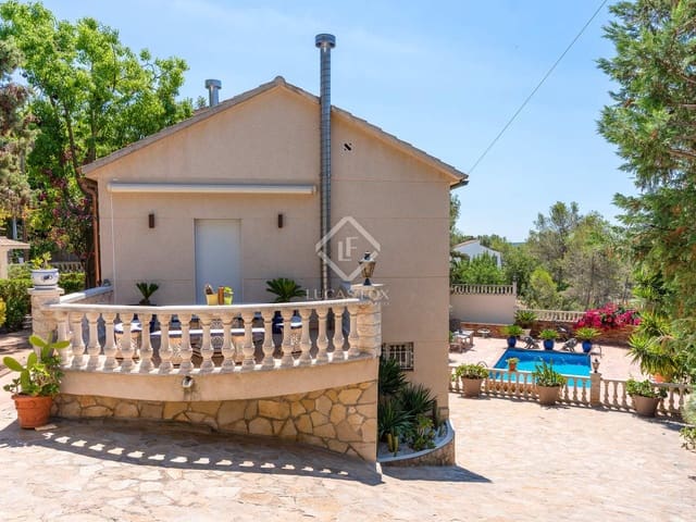 5 bedroom Villa for sale in Olivella with pool garage - € 599,000 (Ref: 6968997)