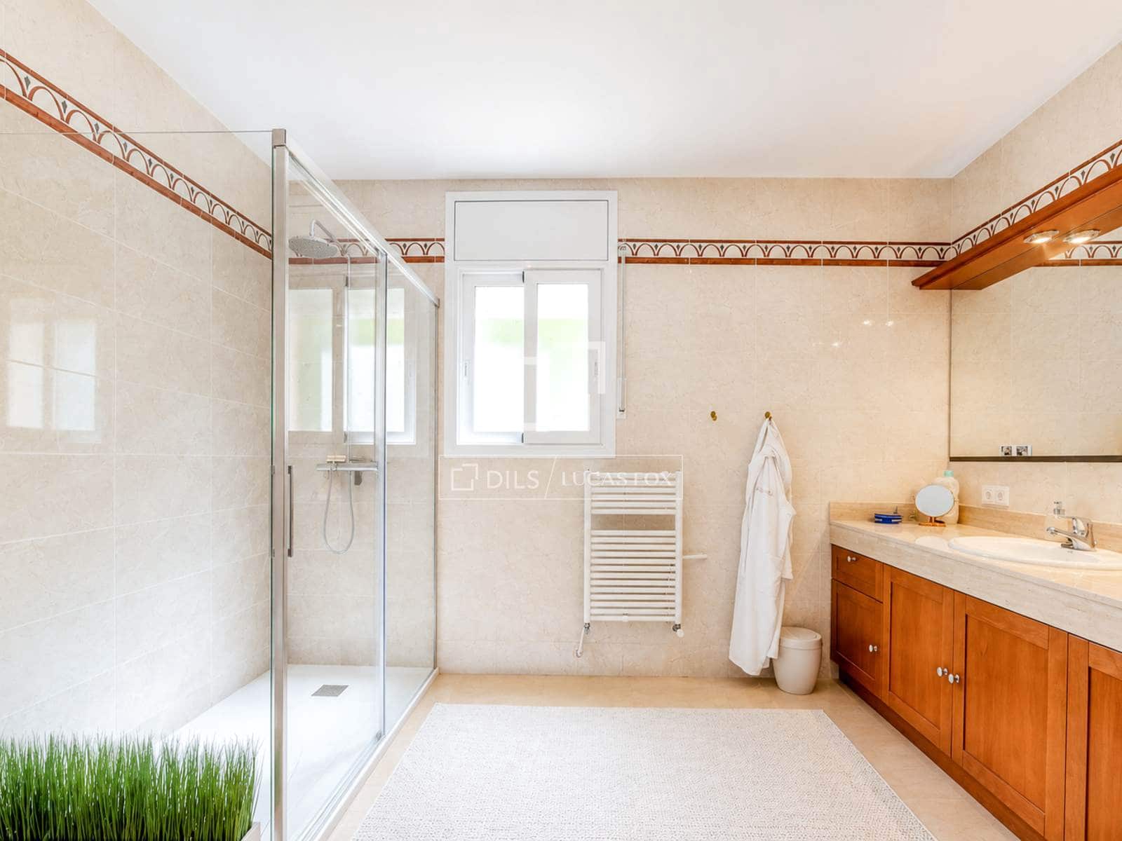 5 sypialnia Willa na sprzedaż w Olivella z basenem garażem - 699 000 € (Ref: 6968997)