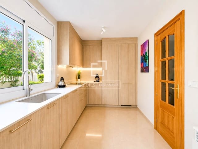 5 sypialnia Willa na sprzedaż w Olivella z basenem garażem - 699 000 € (Ref: 6968997)