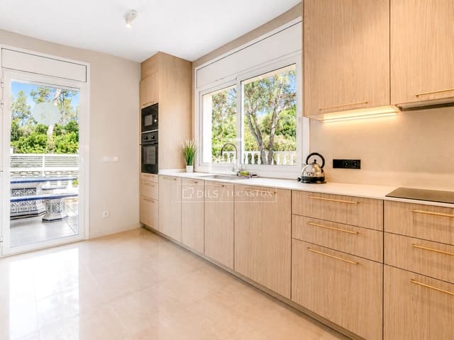 5 sypialnia Willa na sprzedaż w Olivella z basenem garażem - 699 000 € (Ref: 6968997)
