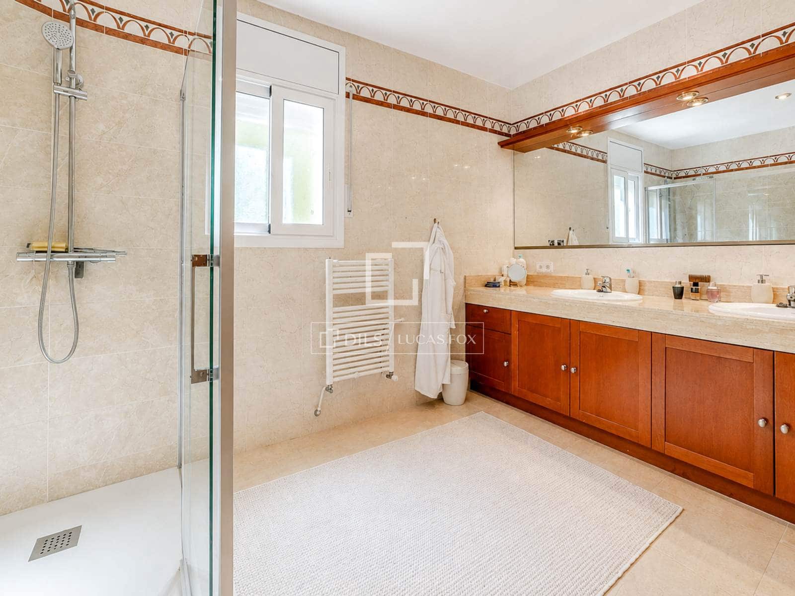 5 sypialnia Willa na sprzedaż w Olivella z basenem garażem - 699 000 € (Ref: 6968997)