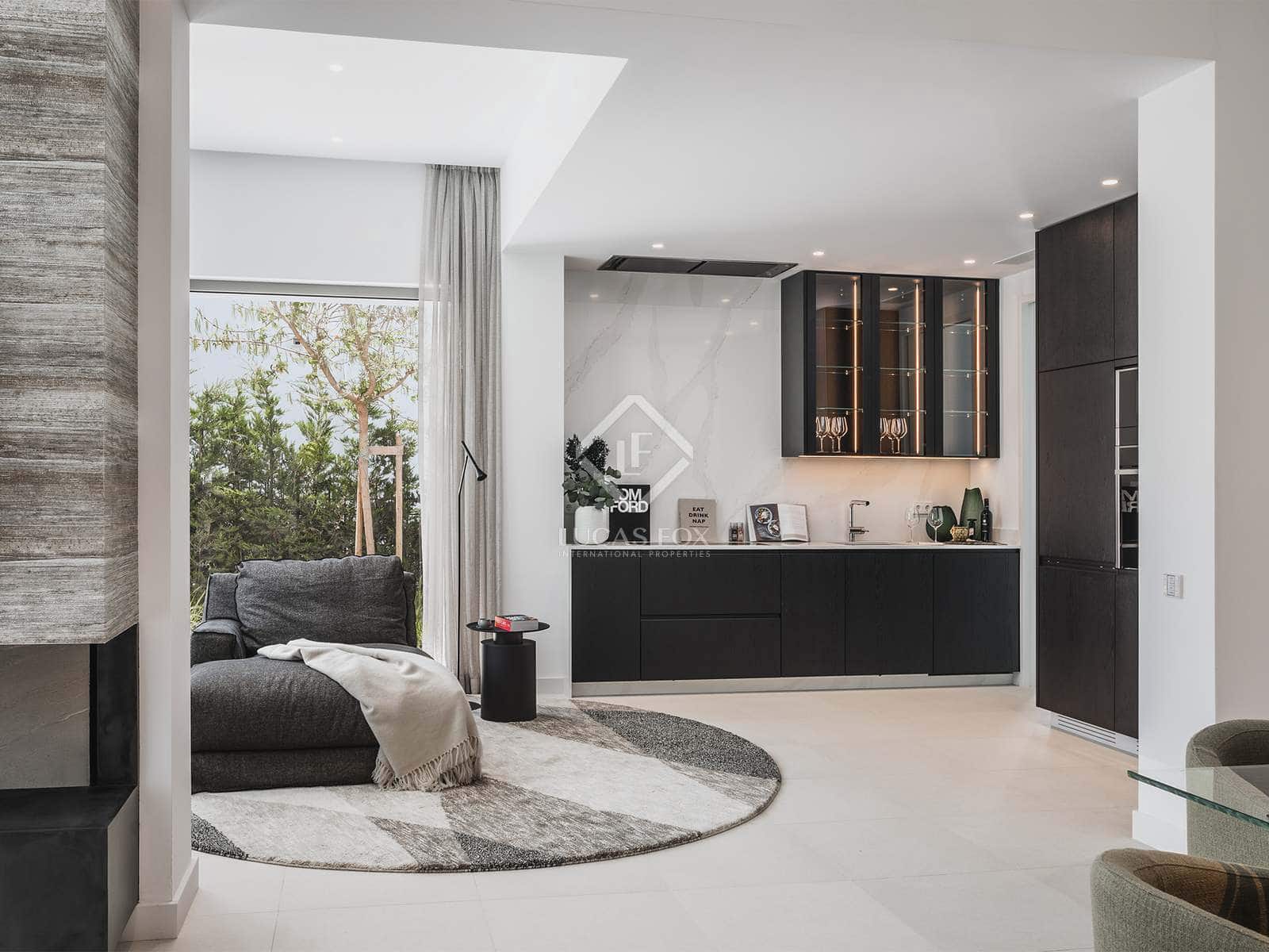 4 bedroom Villa for sale in Estepona with pool garage - € 2,495,000 (Ref: 6982614)