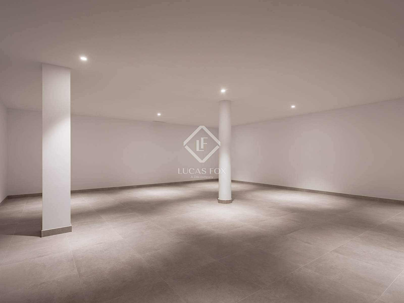 4 bedroom Villa for sale in Estepona with pool garage - € 2,495,000 (Ref: 6982614)